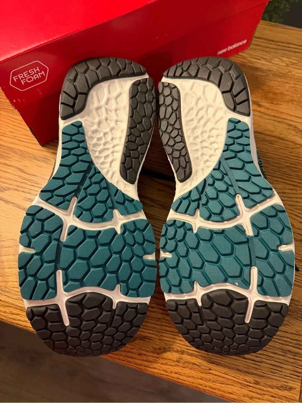 New Balance Men's Black & Teal Running Shoes